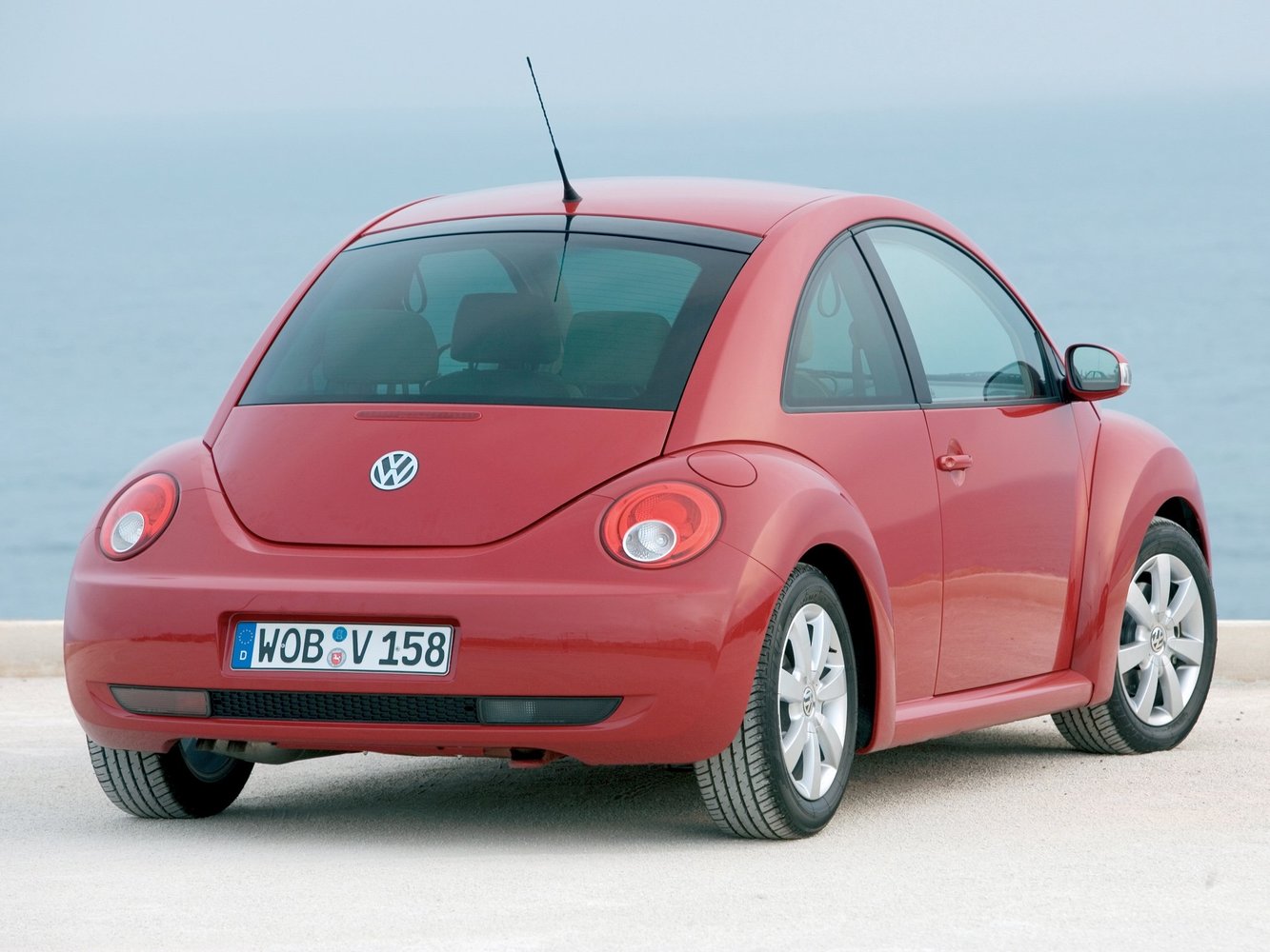 хэтчбек 3 дв. Volkswagen Beetle 2005 - 2010г выпуска модификация 1.4 MT (75 л.с.)