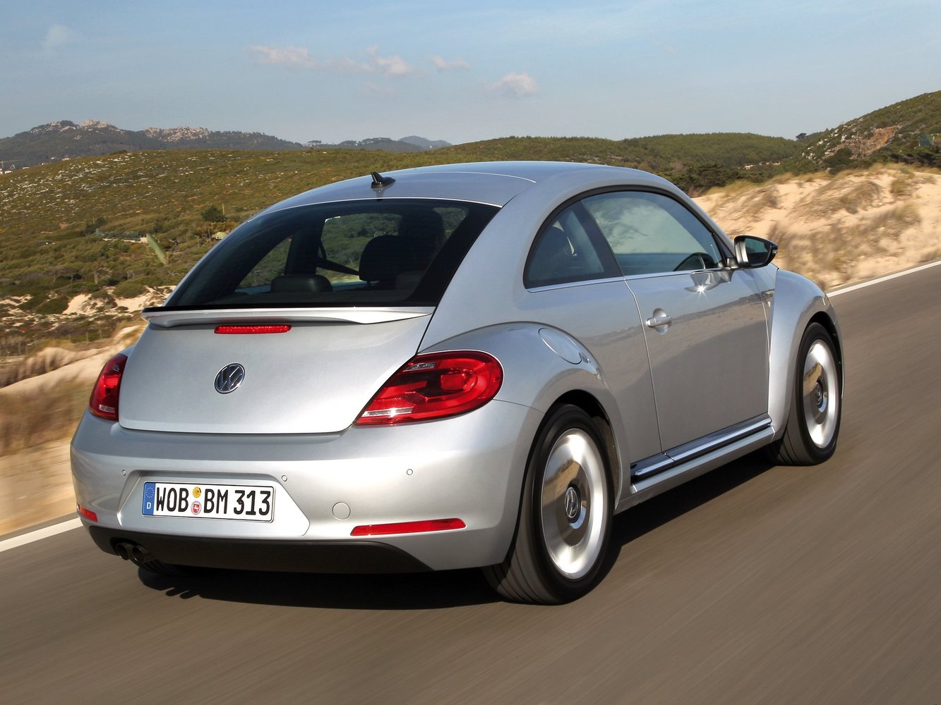 хэтчбек 3 дв. Volkswagen Beetle 2013 - 2016г выпуска модификация 1.4 AMT (150 л.с.)