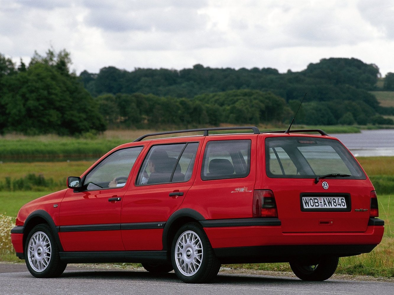 универсал Volkswagen Golf 1991 - 1997г выпуска модификация 1.4 MT (55 л.с.)