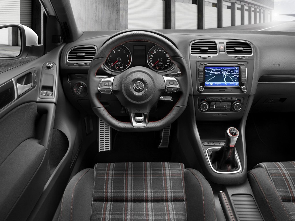 хэтчбек 3 дв. Volkswagen Golf GTI 2009 - 2012г выпуска модификация 2.0 AMT (200 л.с.)