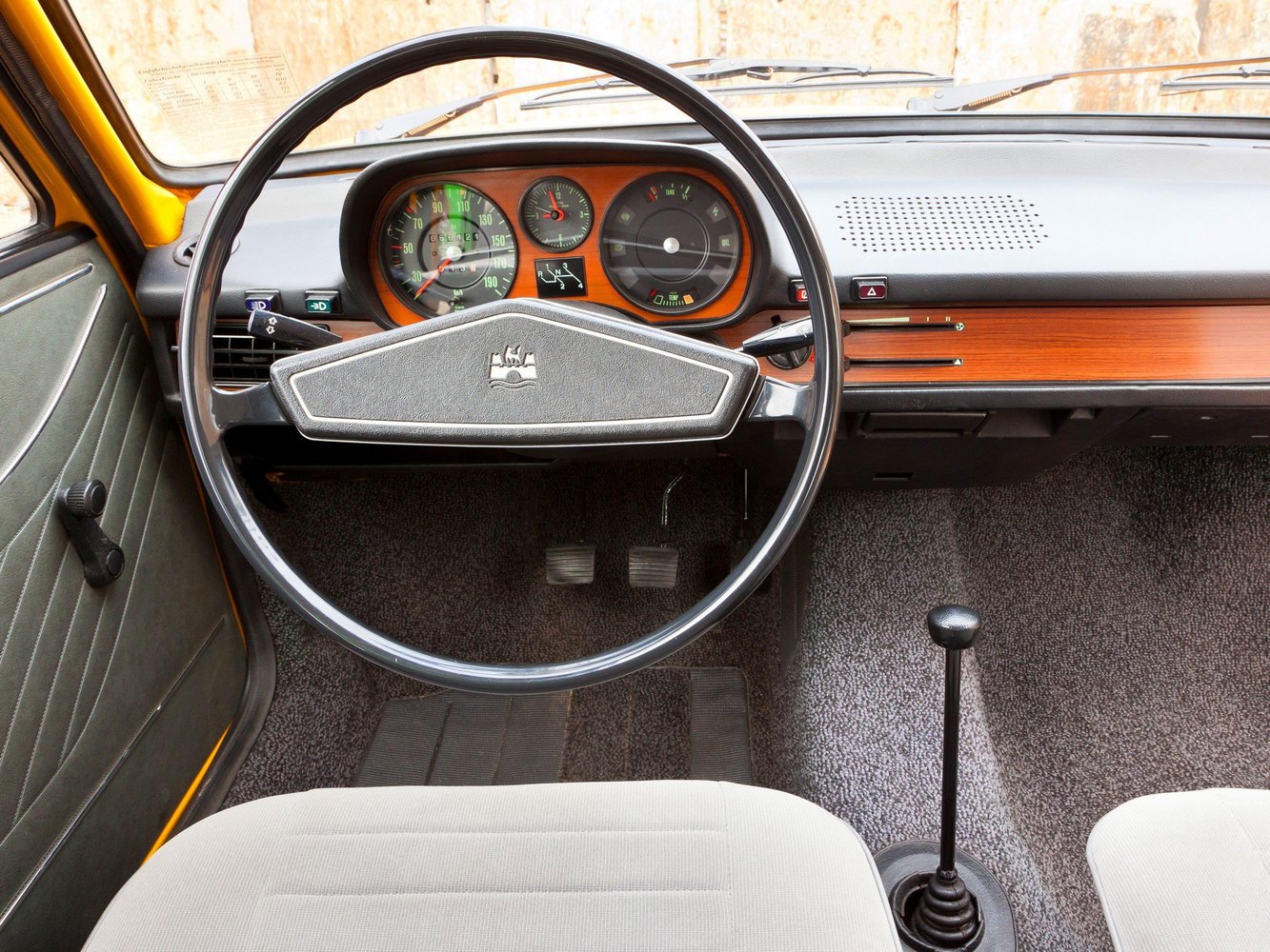универсал Volkswagen Passat 1973 - 1980г выпуска модификация 1.3 MT (55 л.с.)