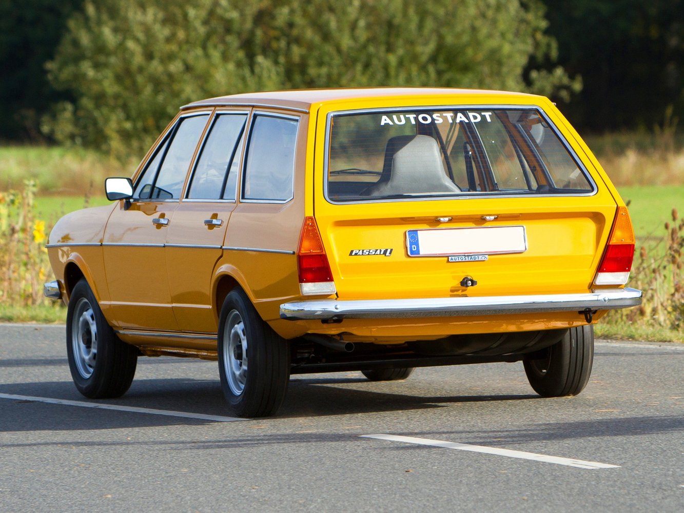 универсал Volkswagen Passat 1973 - 1980г выпуска модификация 1.3 MT (55 л.с.)