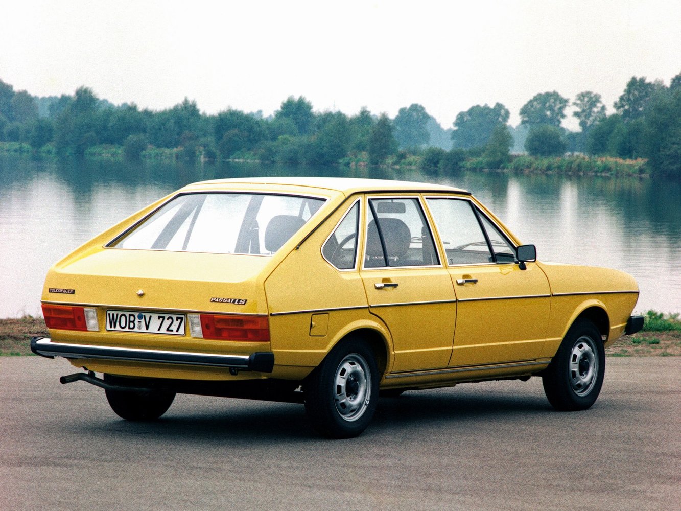 хэтчбек 5 дв. Volkswagen Passat 1973 - 1980г выпуска модификация 1.3 MT (55 л.с.)