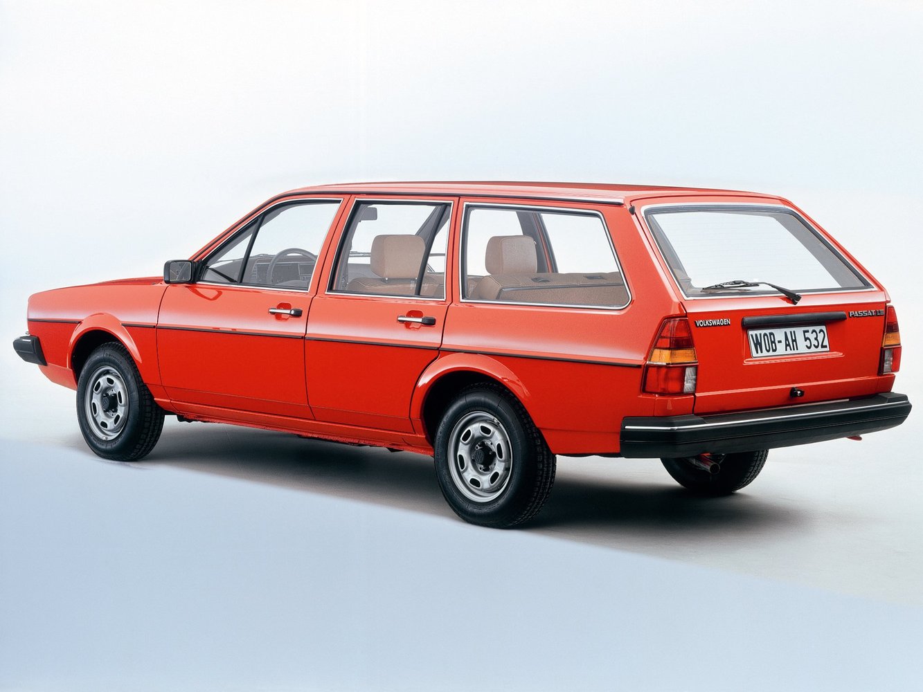 универсал Volkswagen Passat 1980 - 1988г выпуска модификация 1.3 MT (55 л.с.)