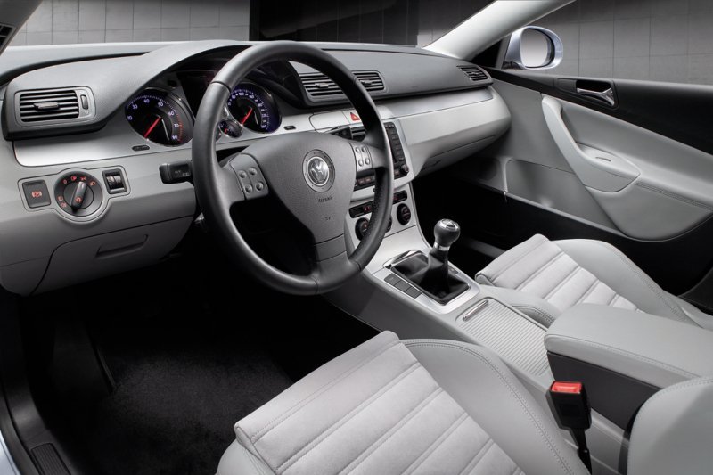 седан Volkswagen Passat 2005 - 2011г выпуска модификация 1.4 AT (150 л.с.)