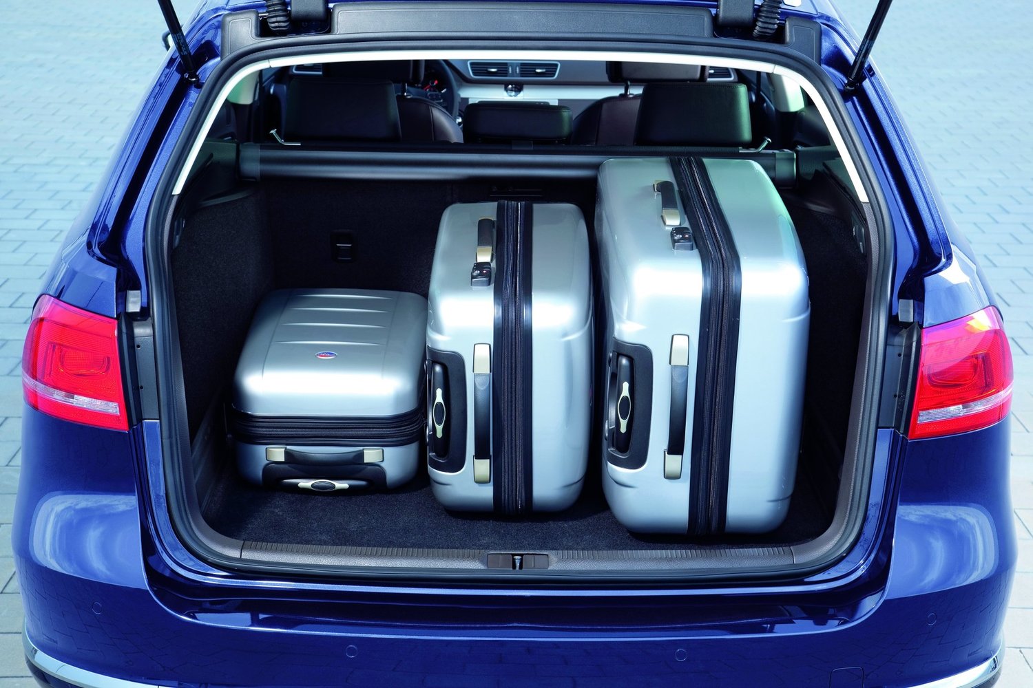 универсал Volkswagen Passat 2011 - 2015г выпуска модификация 1.4 AMT (160 л.с.)