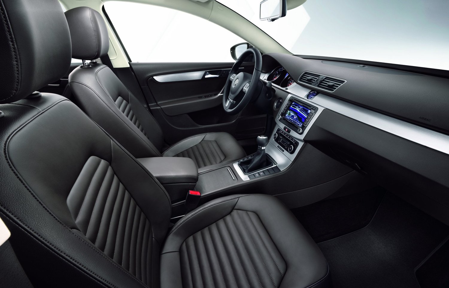 универсал Volkswagen Passat 2011 - 2015г выпуска модификация 1.4 AMT (160 л.с.)