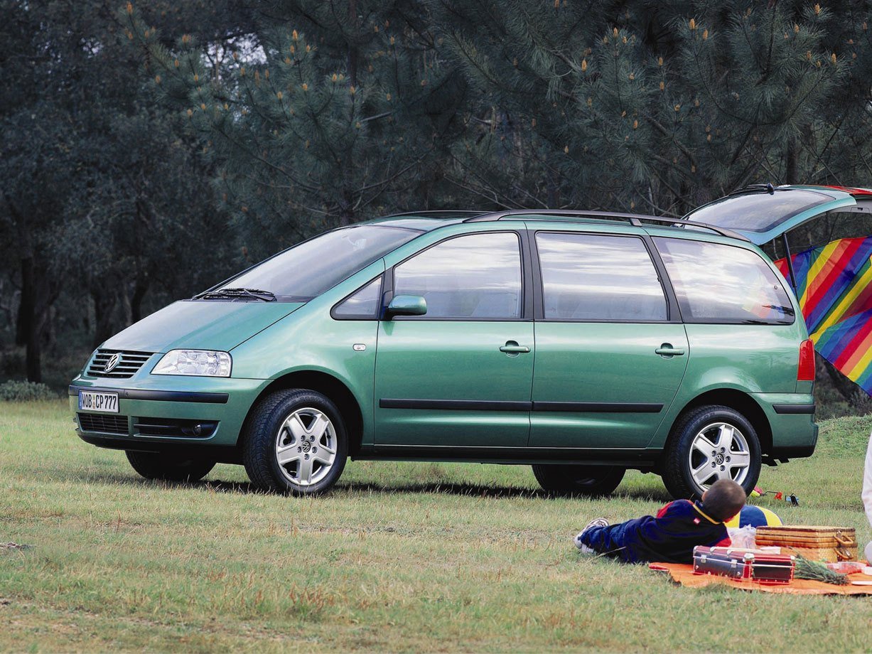 минивэн Volkswagen Sharan 2000 - 2003г выпуска модификация 1.8 AT (150 л.с.)