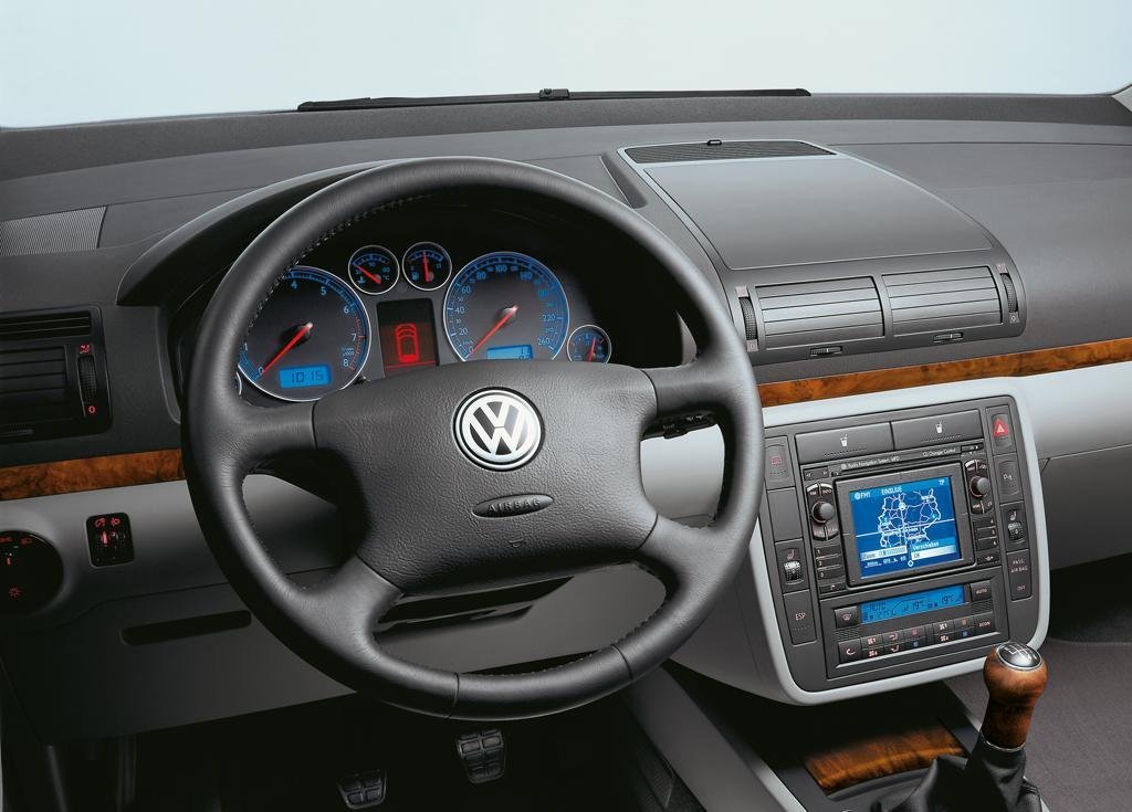 минивэн Volkswagen Sharan 2003 - 2010г выпуска модификация 1.8 AT (150 л.с.)