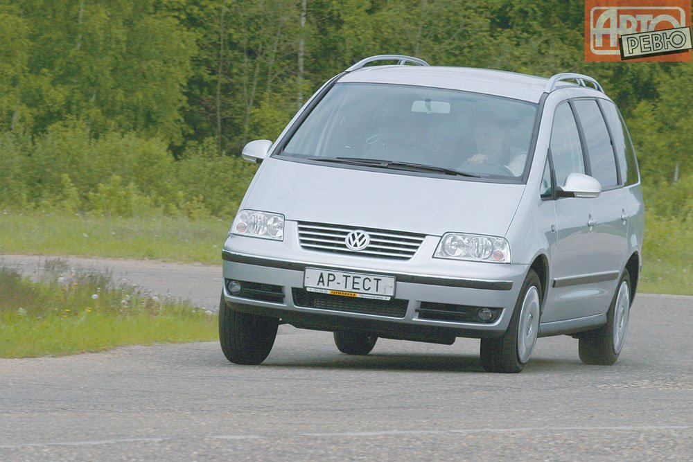 минивэн Volkswagen Sharan 2003 - 2010г выпуска модификация 1.8 AT (150 л.с.)