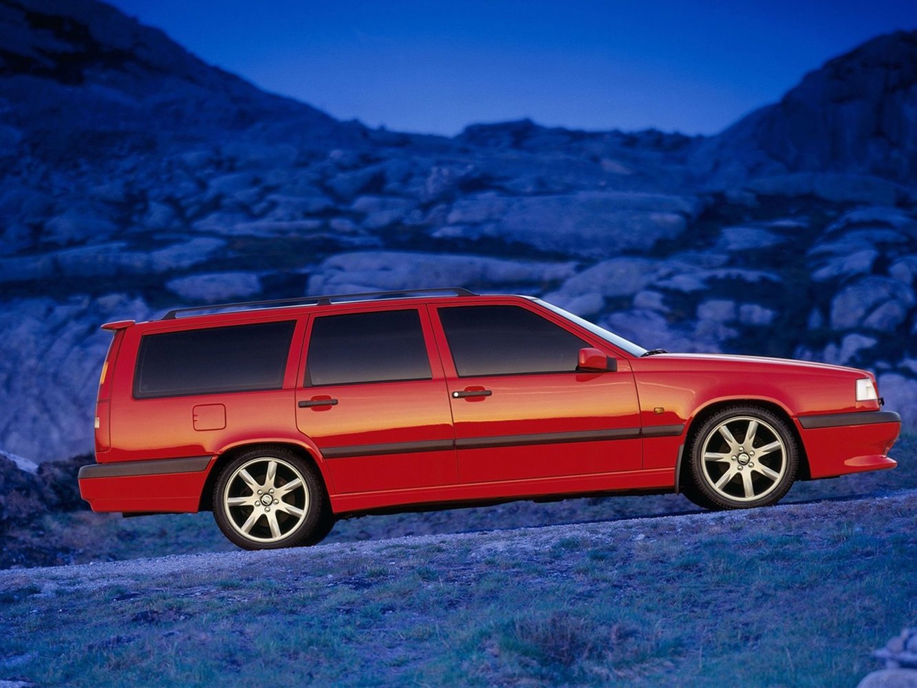 универсал Volvo 850 1991 - 1997г выпуска модификация 1.9 AT (143 л.с.)